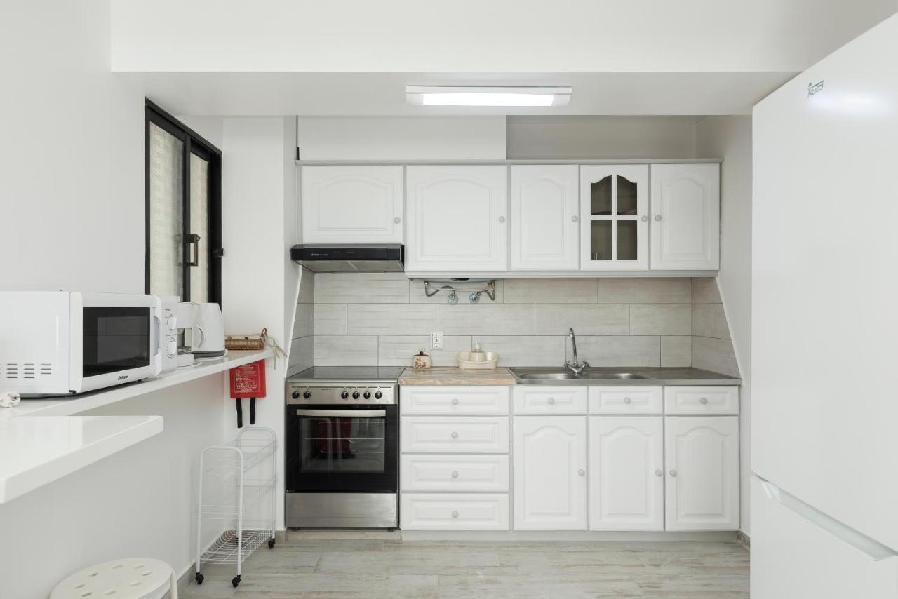 Chantal Apartment - Near The Beach - كوارتيرا المظهر الخارجي الصورة